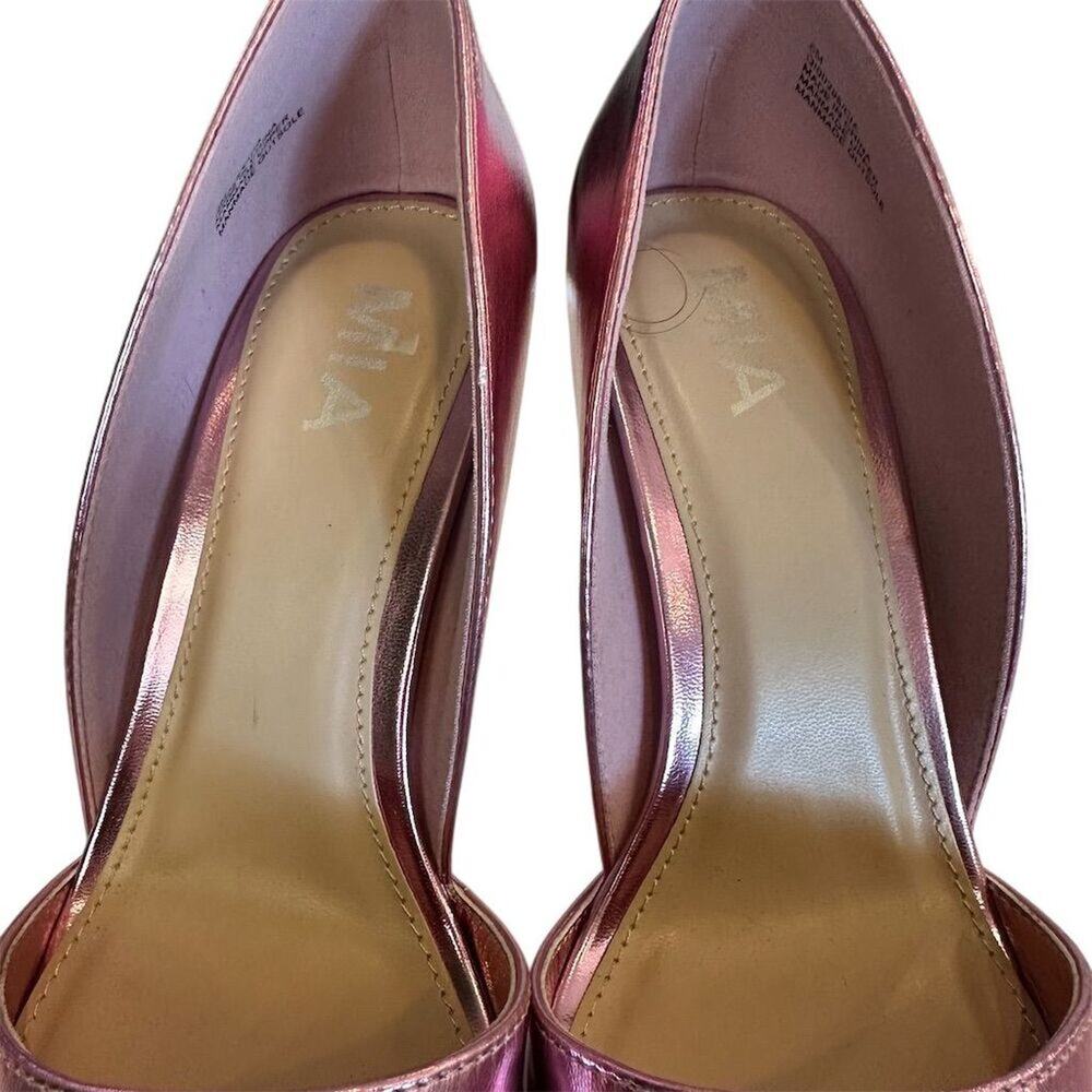 Metallic Pink Pointed-Toe High Heels - Picture 13 of 13
